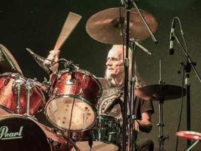 Murió Cacho Darias, ex baterista de Plus