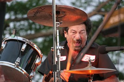 Muere durante un concierto Sib Hashian, ex baterista de Boston