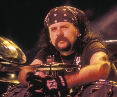 Muere Vinnie Paul, fundador y baterista de Pantera y Hellyeah