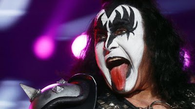 Otra vez con acusaciones de acoso sexual Gene Simmons