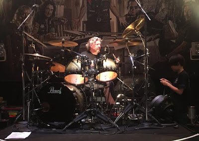 Murió el baterista Ted McKenna a los 68 años