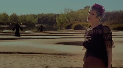 Sonia presenta «Enloquecer», su nuevo vídeo