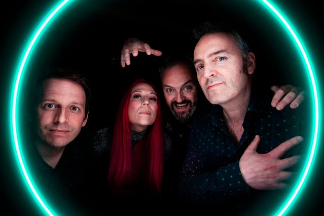Presentamos a The Scaramanga Six