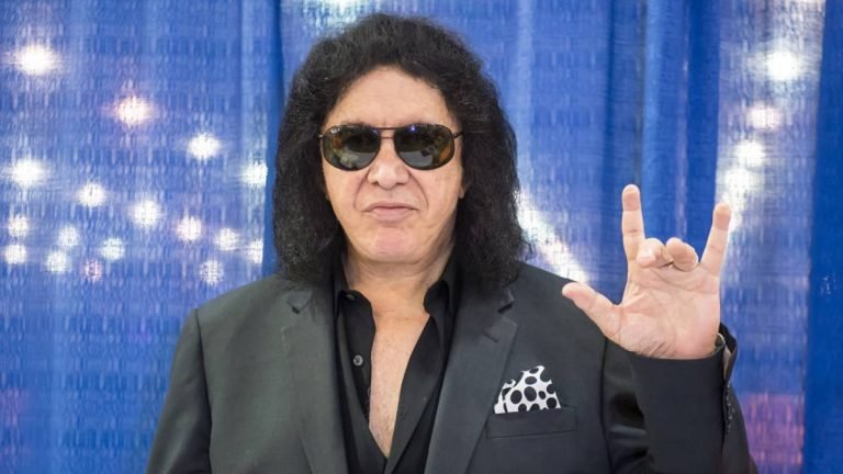 Kiss pospone gira porque ahora Gene Simmons tambiƩn dio positivo Covid-19