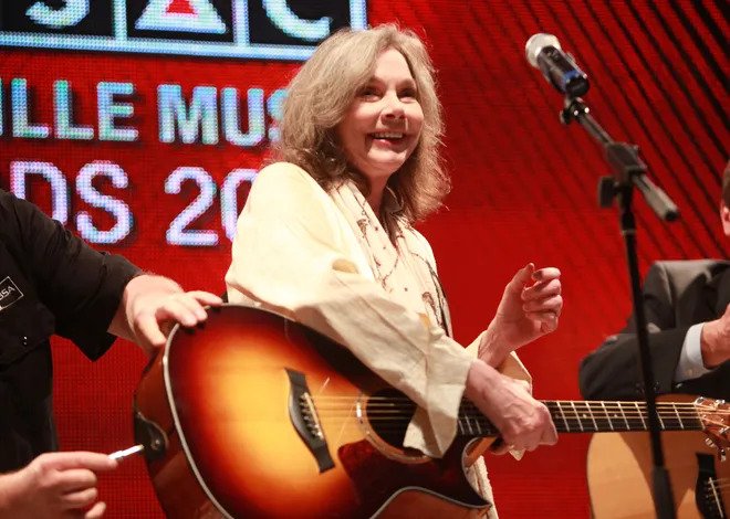 Murió Nanci Griffith, cantante y compositora de «Volcapable»