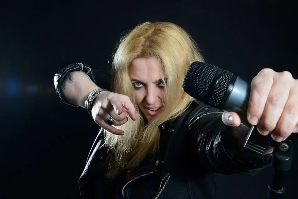 Elisa C. Martin presenta su primer single como solista