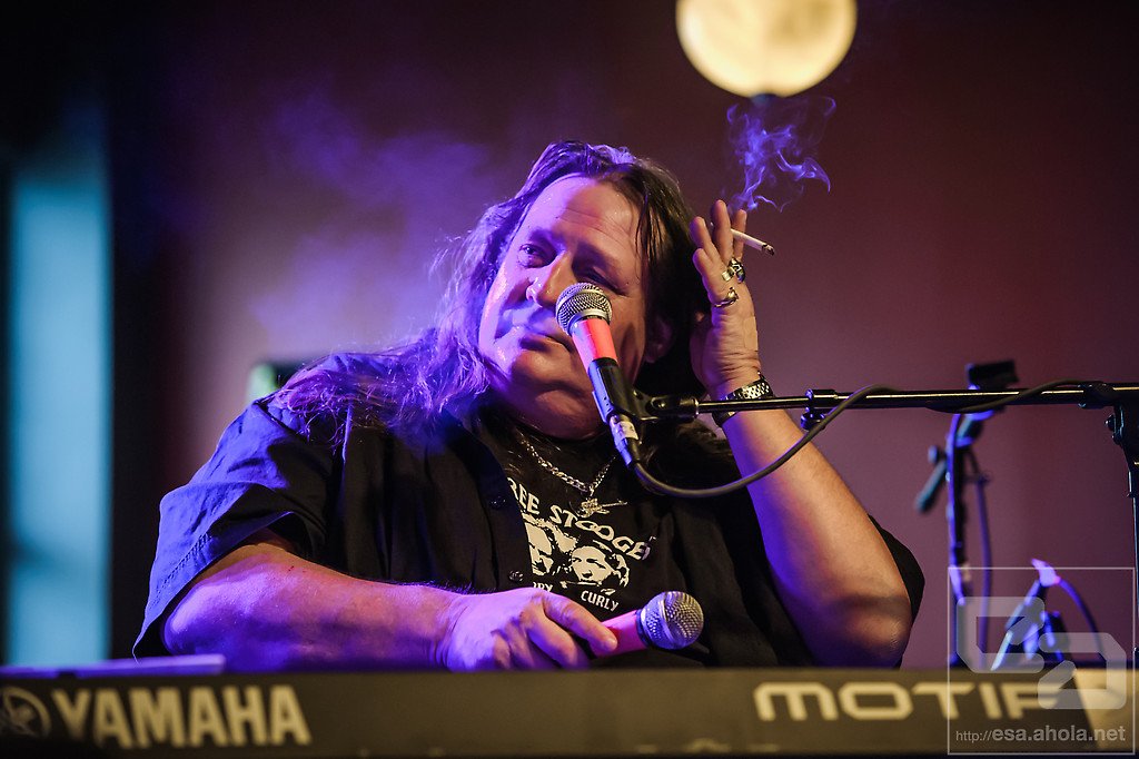 Jon Oliva, vocalista de Savatage, fue arrestado por conducir en estado de ebriedad