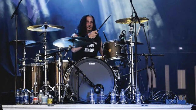 Para Bill Ward es una excelente apuesta la elección de Johnny Kelly como baterista de Quiet Riot