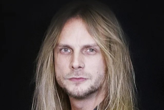 Richie Faulkner, dado de alta del hospital tras una cirugía cardíaca