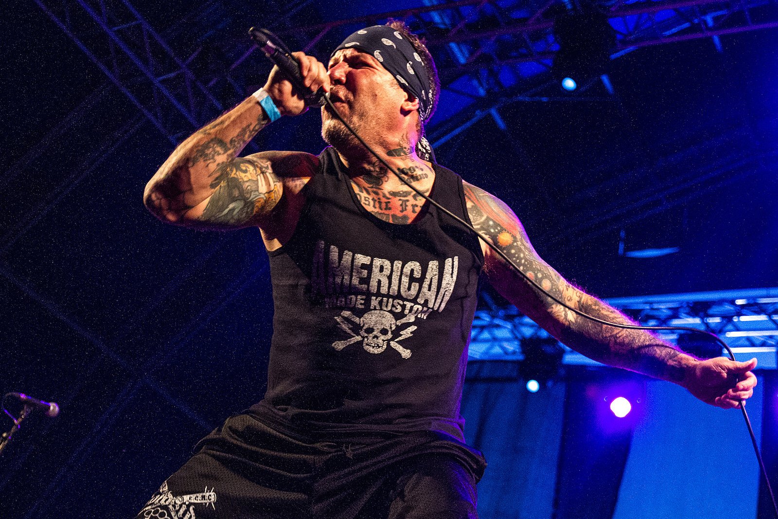 Roger Miret, vocalista de Agnostic Front, se somete a otra cirugía en su batalla contra el cáncer