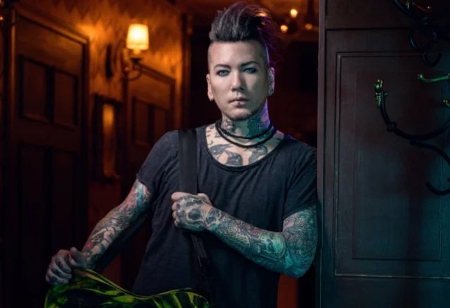 El guitarrista DJ ASHBA estrena el vídeo musical de su versión del clásico folclórico italiano ‘Bella Ciao’