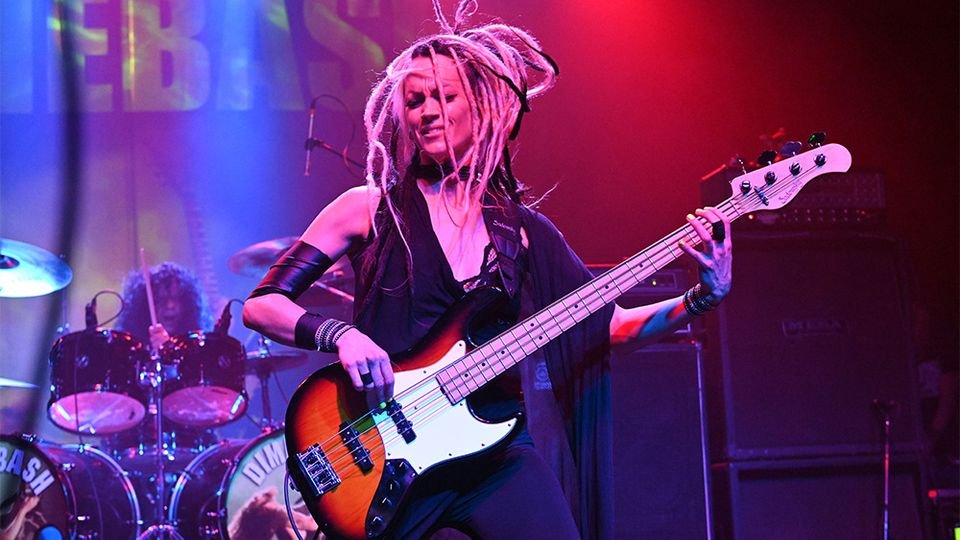 Whitesnake sumó a Tanya O’Callaghan como bajista