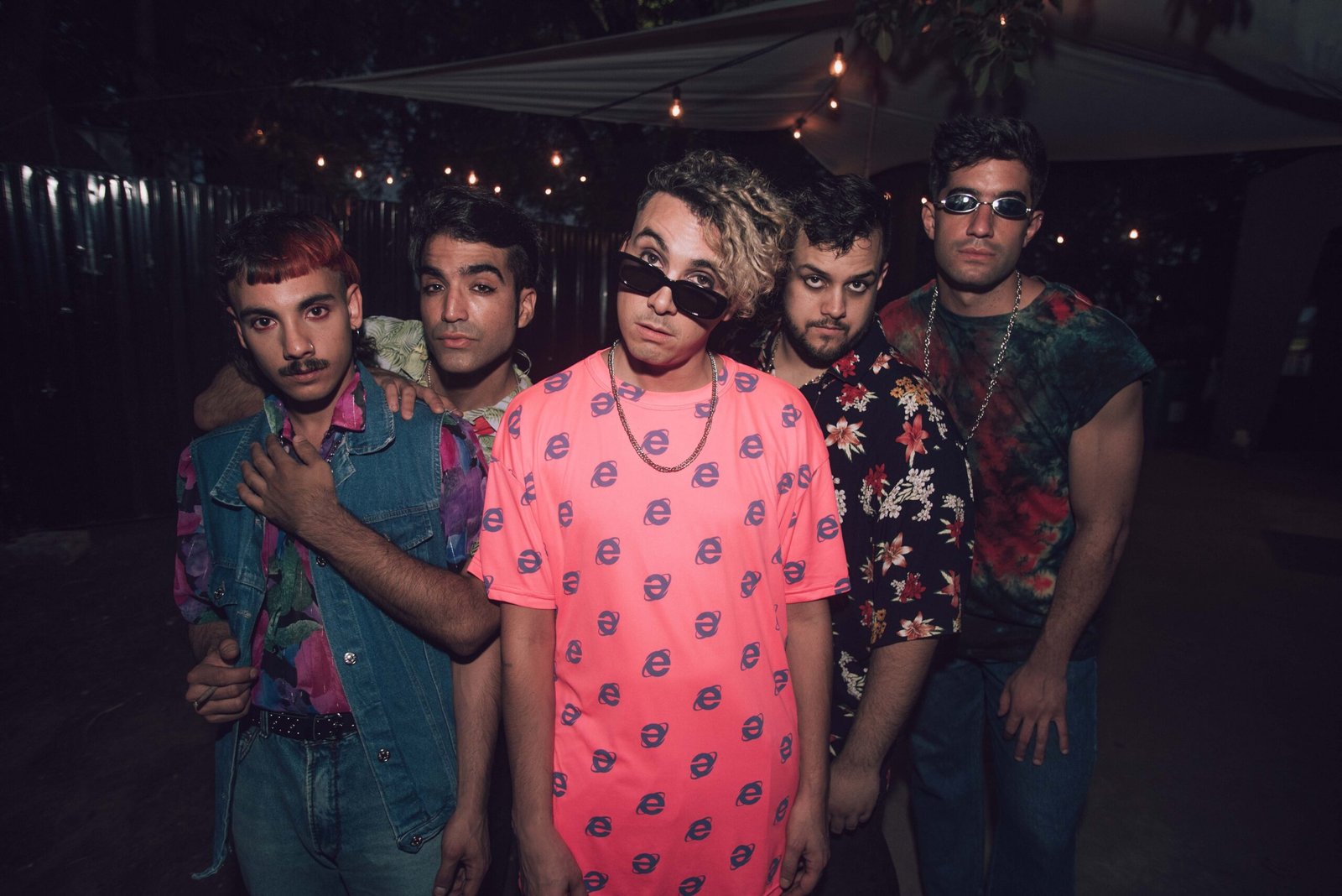 Muñecas presenta nuevo single