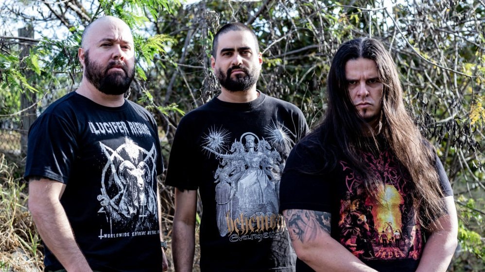 Corporate Death lanza nueva línea de camisetas