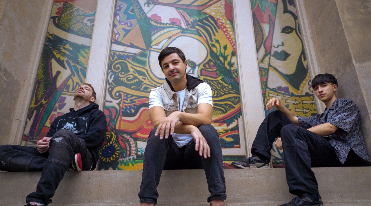 “Beso abrazo”, nueva canción de Chino Mansutti, Ouper y Valen Macagno
