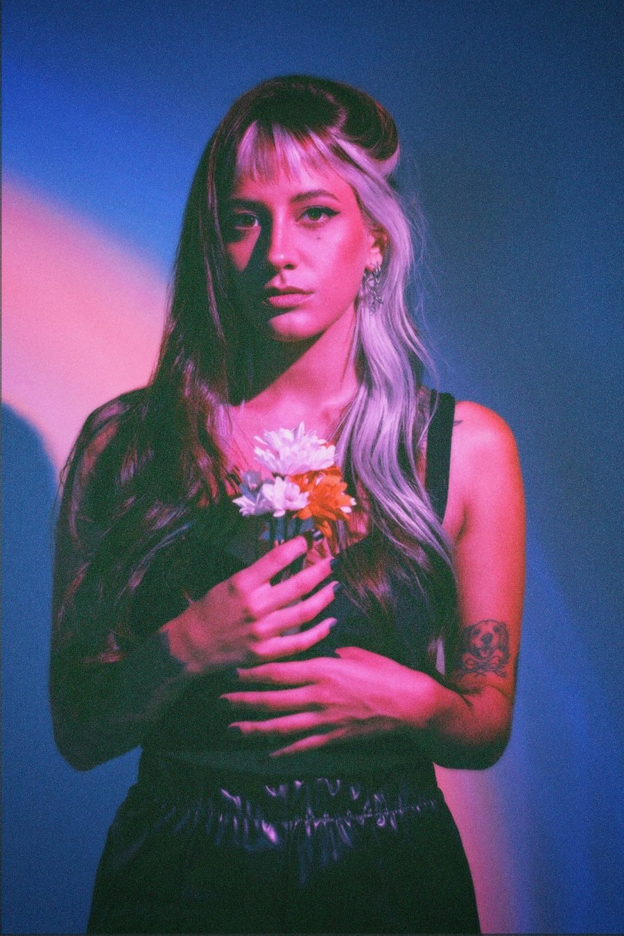 Ann De Bonis presenta su segundo single, “Hola”