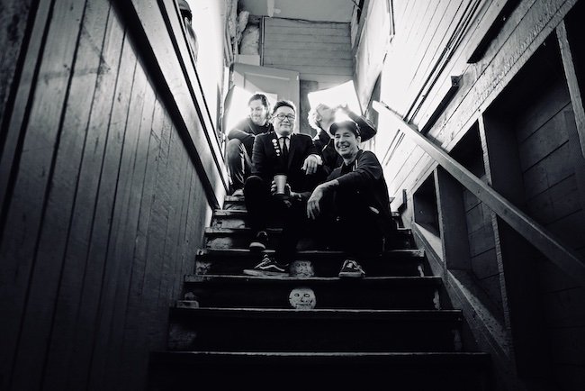 SLIP~ons anuncian EP de power pop con el video de «Heavy Machinery»