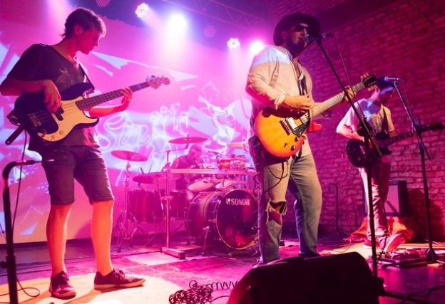 Los santafesinos Sin Hilos lanzan el EP «Ilusiones de mediateca vol.2»