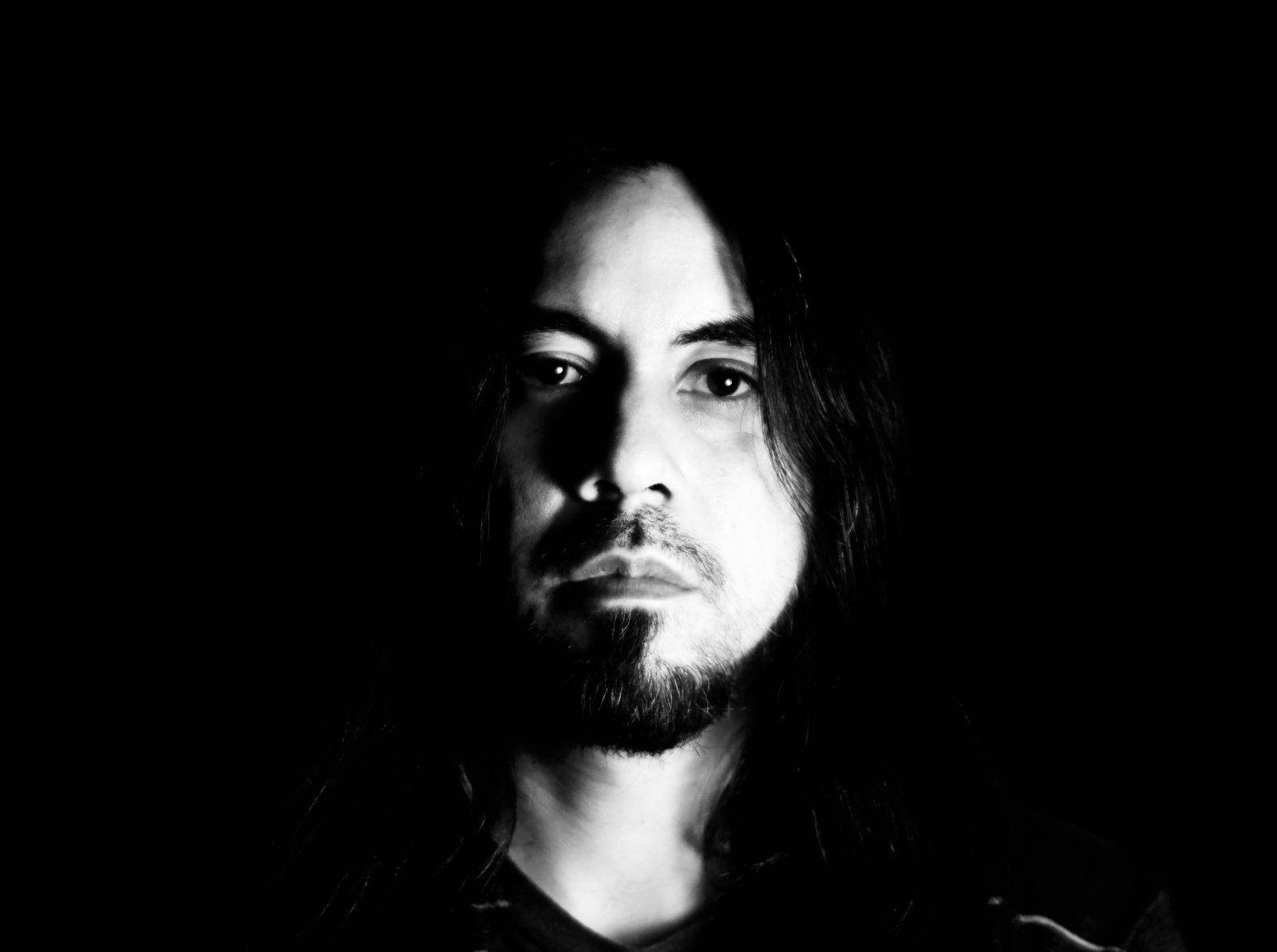 Moshiko lanza «Ícaro», una canción de pop raro que invita a caminar por el mundo