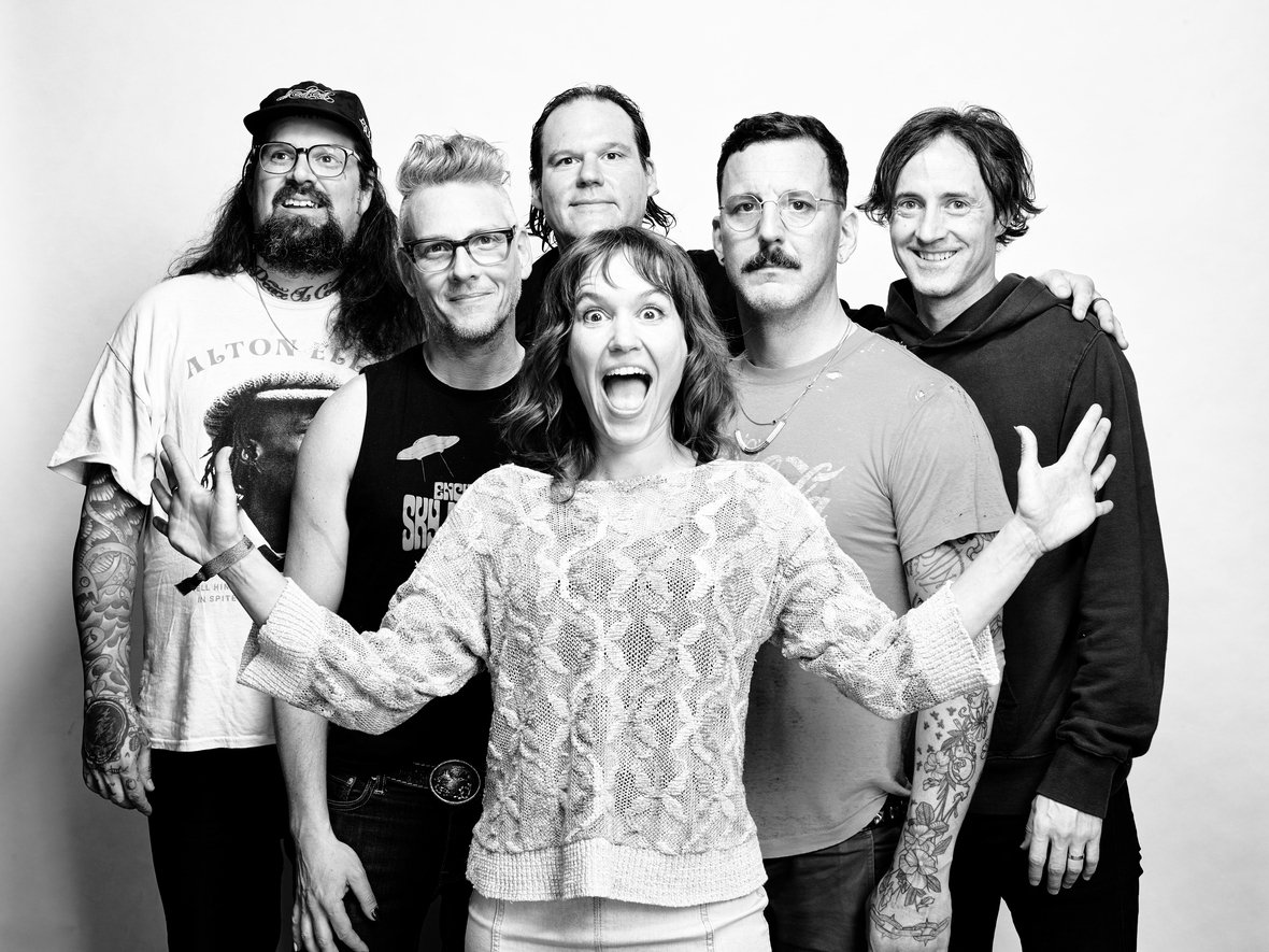 Everyone Asked About You, banda queer tweemo seminal de Little Rock, lanza nuevo single de «Paper Airplanes, Paper Hearts»