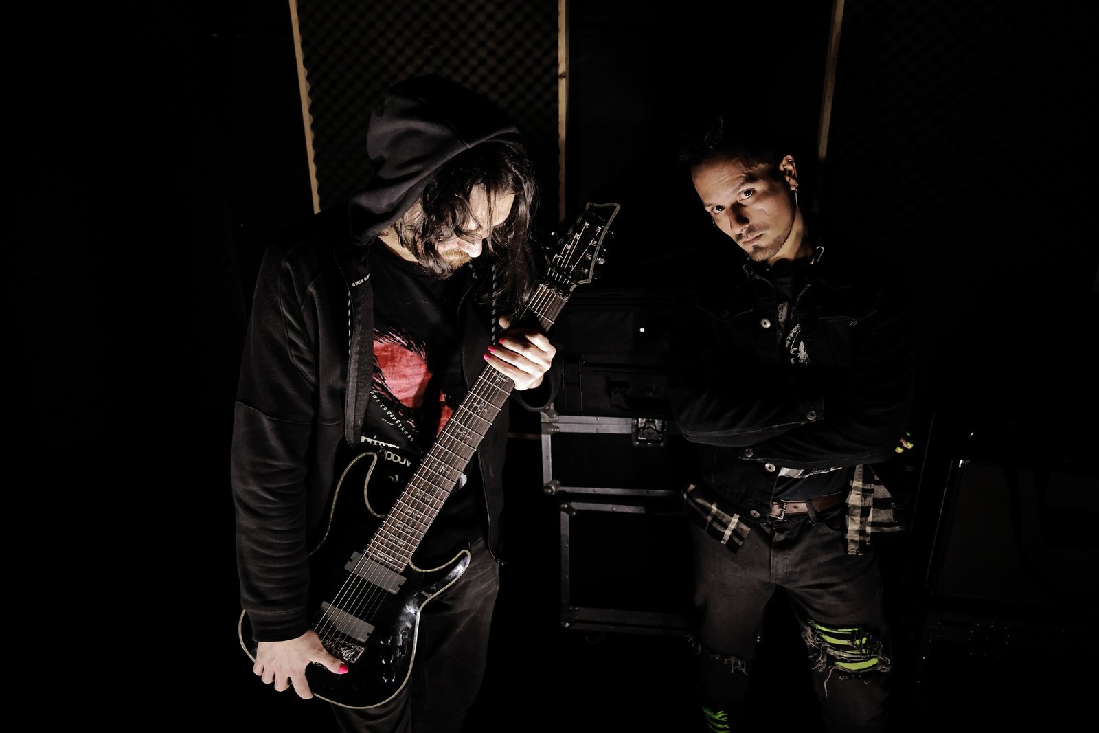 Asko Indómito regresa con su single «Basura Orgánica», una fusión de cyberpunk con el metal