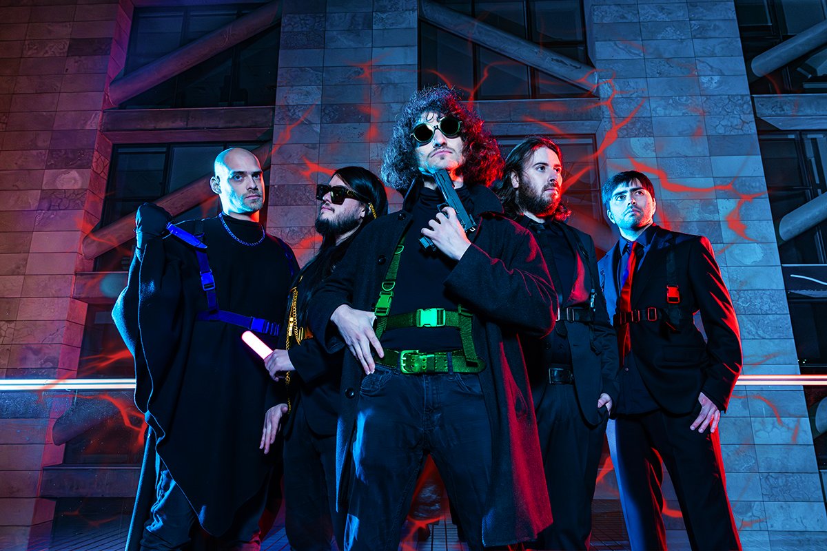 Möebius sorprende con nuevo sencillo y videoclip «Into the Grave»: un llamado a que nada saldrá bien