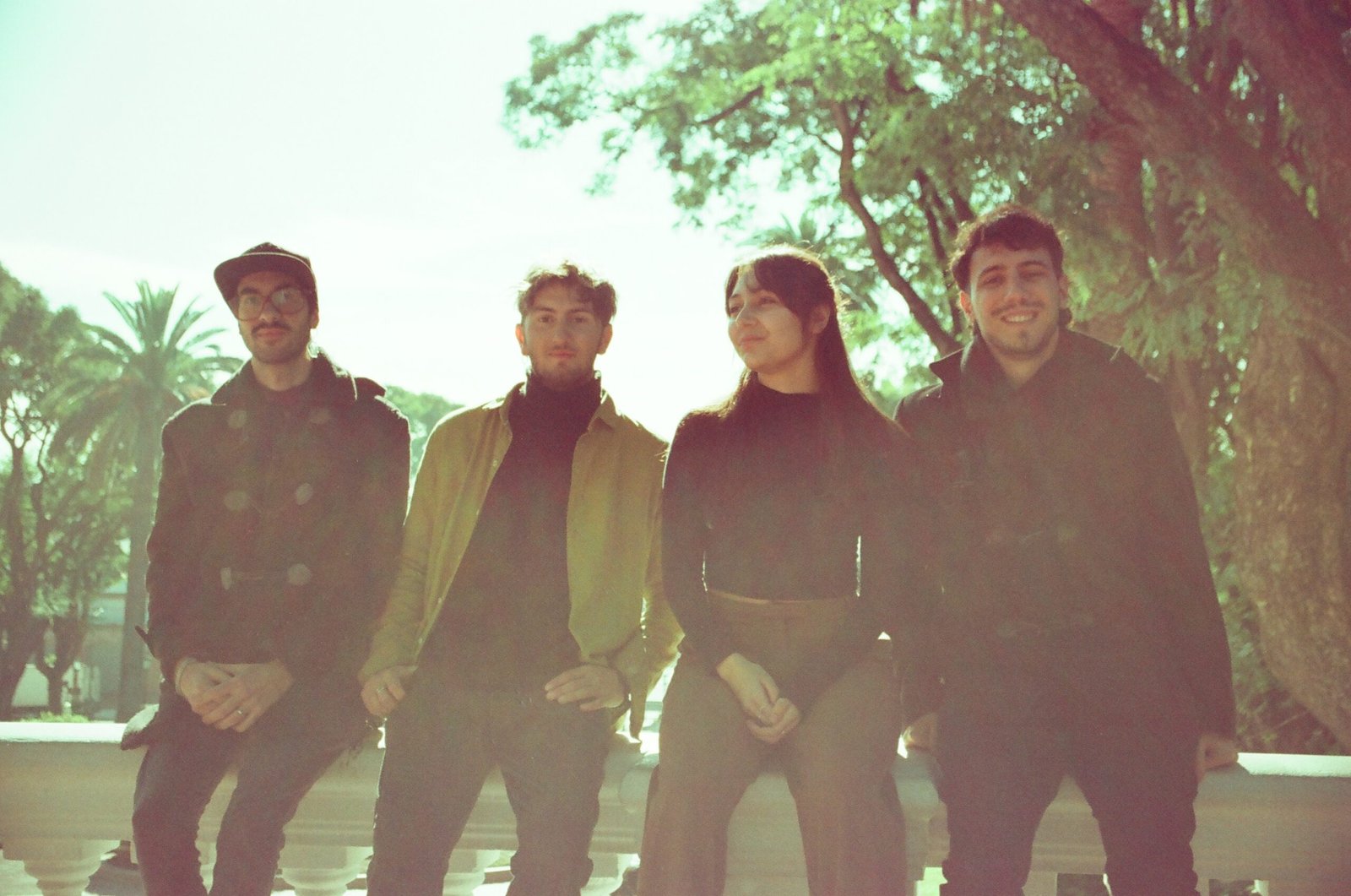 Que Mal Te Sale Vivir presenta su single adelanto «Será Mejor»