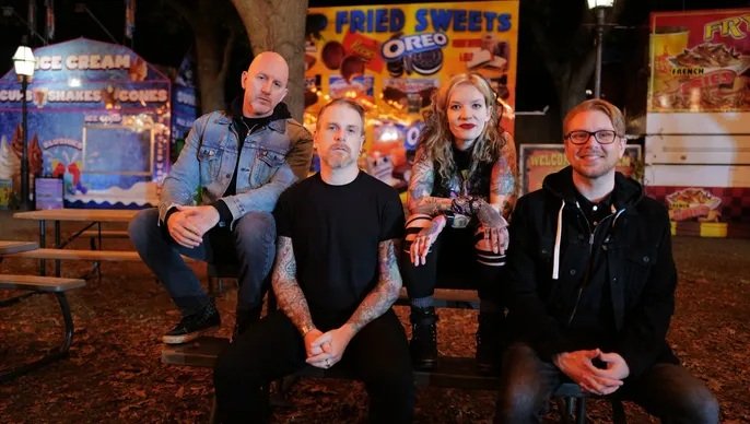 One Fall entrega los riffs a las masas en el nuevo EP «Spine First!»