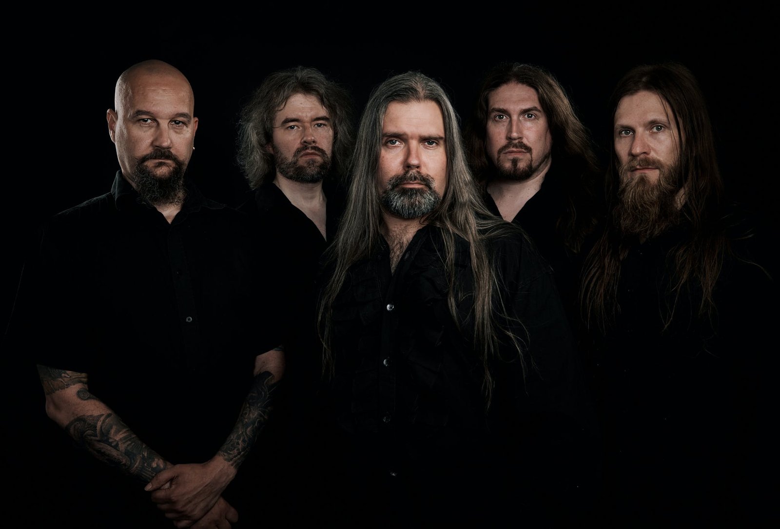 Chamelion tiene un «Hero’s Tale» para contarte el álbum debut «Legends & Lores» que saldrá en diciembre de 2023