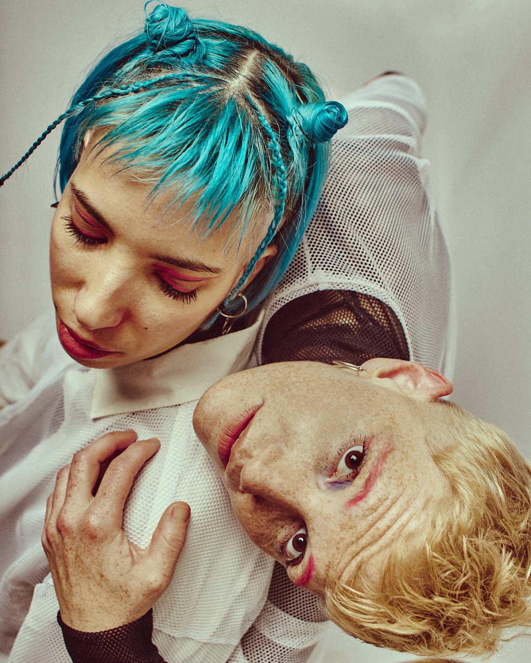 El dúo platense Room lanzó «Room Remixed», su primer trabajo discográfico