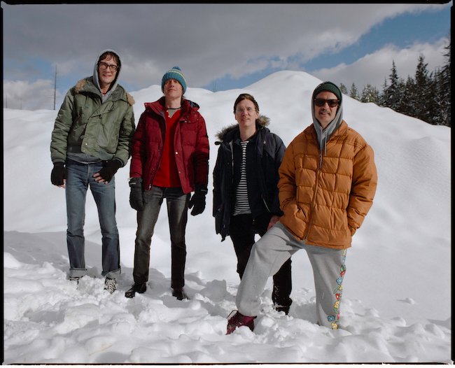 Autogramm lanza un álbum power pop empapado de sintetizadores con video para “Born Losers”