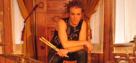 Fernando Scarcella dejó de ser el baterista de Rata Blanca