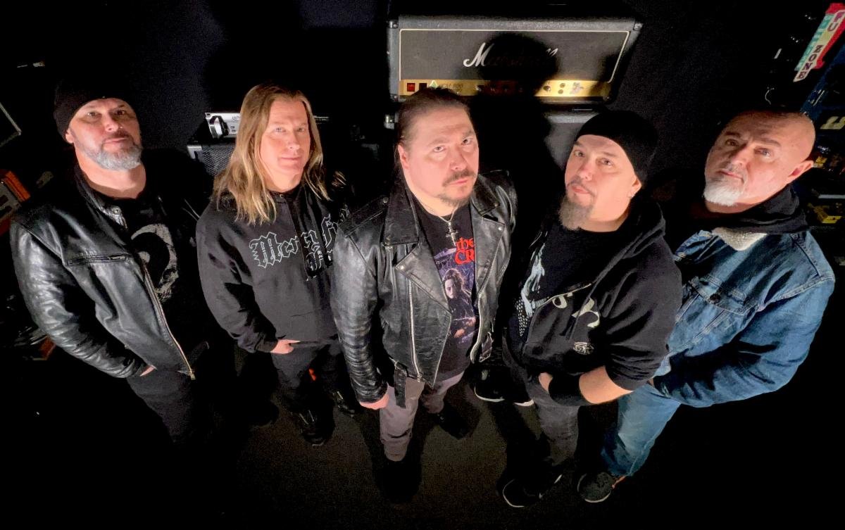 La leyenda del heavy metal estadounidense Attacker celebra su 40º aniversario con el nuevo álbum «The God Particle»