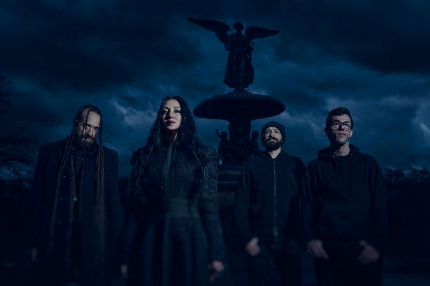 «Love Is A Battlefield» es el nuevo single de Vajra