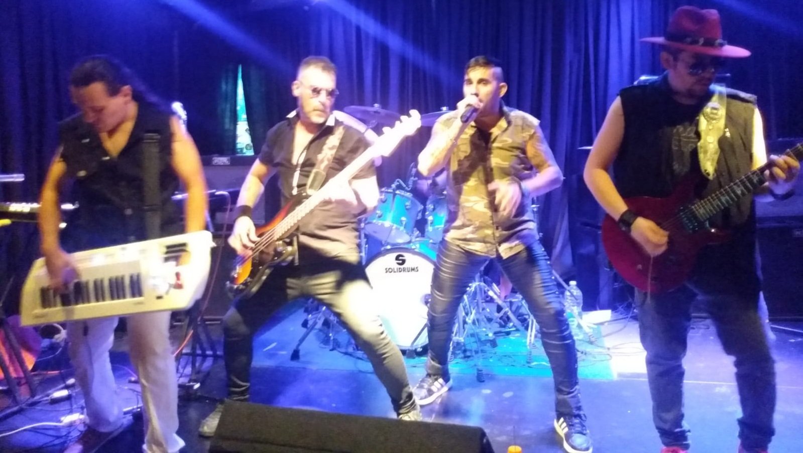 Symphobia se quedó sin vocalista