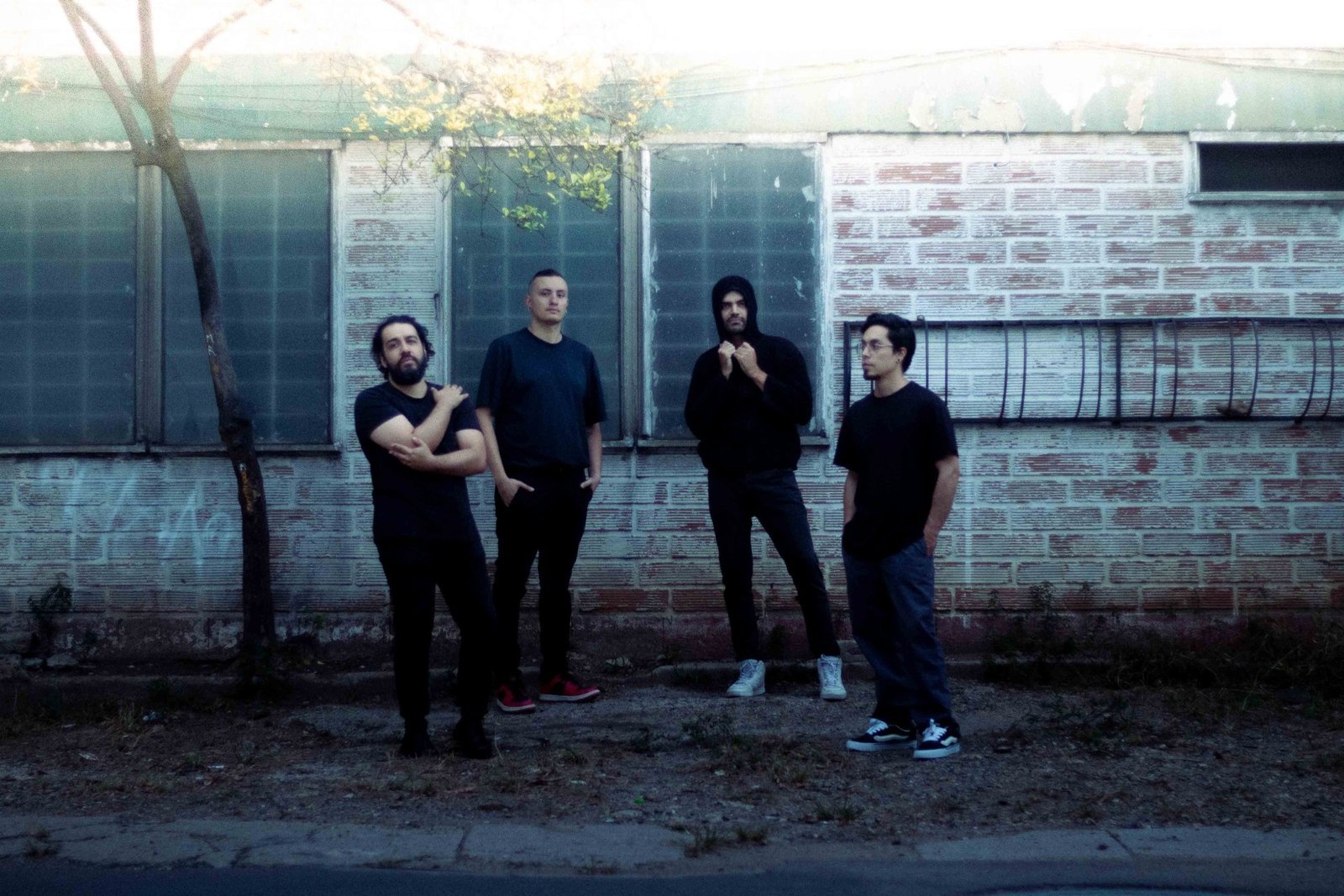 La banda de rock colombiana Raquel presenta «No me olvido» y «Pilio»