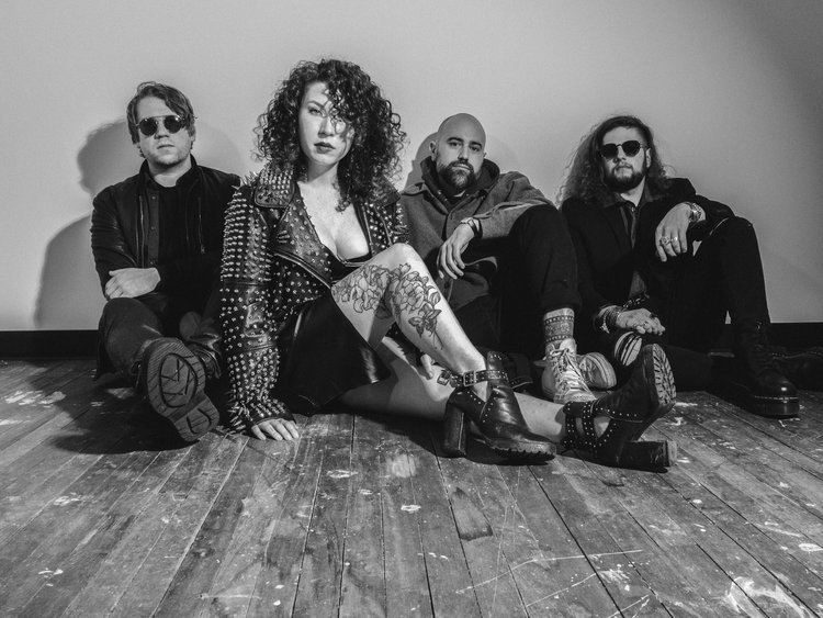 Atomic Life lanza el sencillo debut «Hit Me First»