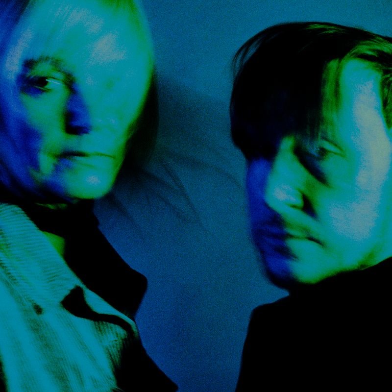 Electrónica oscura en el nuevo álbum del dúo italiano Pinhdar, una metáfora de la necesidad de empatía