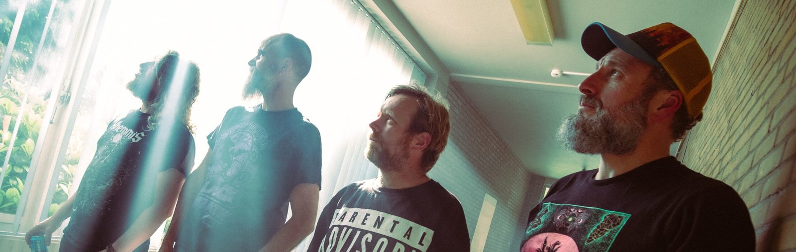 Los holandeses Hvalross lanzan EP titulado «Running The Gauntlet»