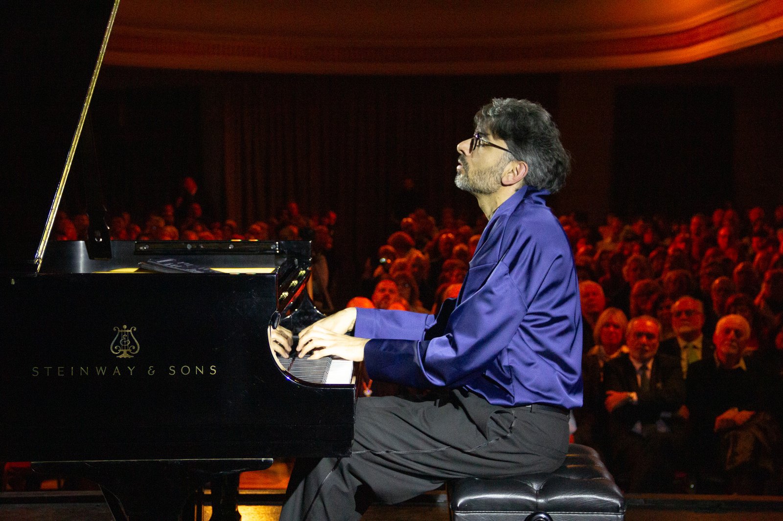 El pianista Hayk Melikyan deslumbró en Siranush a sala llena