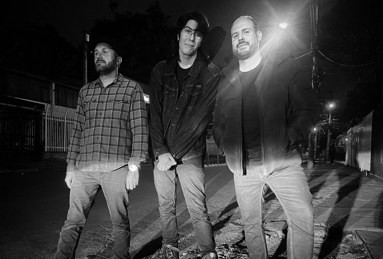 Independiente 81 estrena «Llévame a casa», una canción para celebrar el amor al ritmo de pop punk