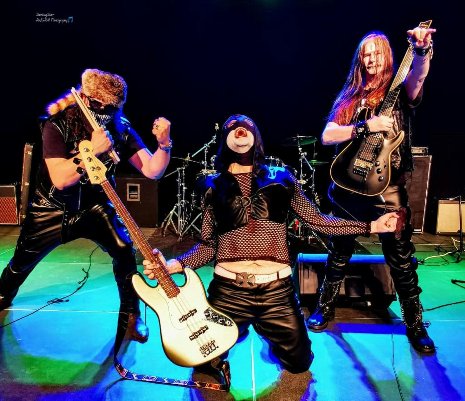 AxMinster lanza un video con IA para contar una historia visual de «Vlad The Impaler… Son of The Dragon» del último EP «Vir Fortis»