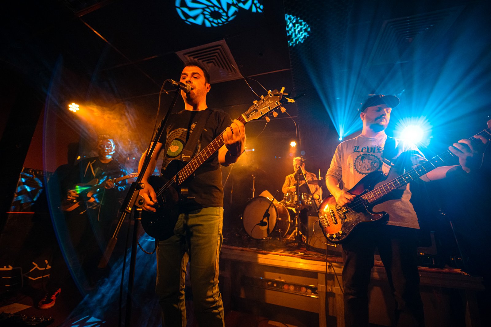 Eagle Post lanza el single «Queen of What Might’ve Been»