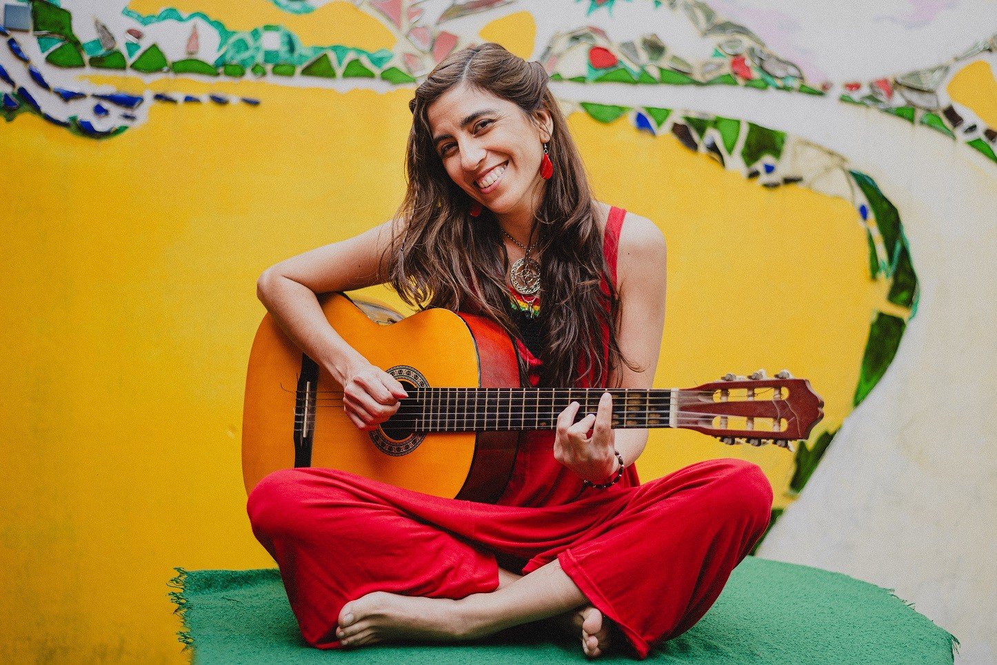 Sol Margueliche presenta «Fluir», su nuevo single reggae de resistencia al caos
