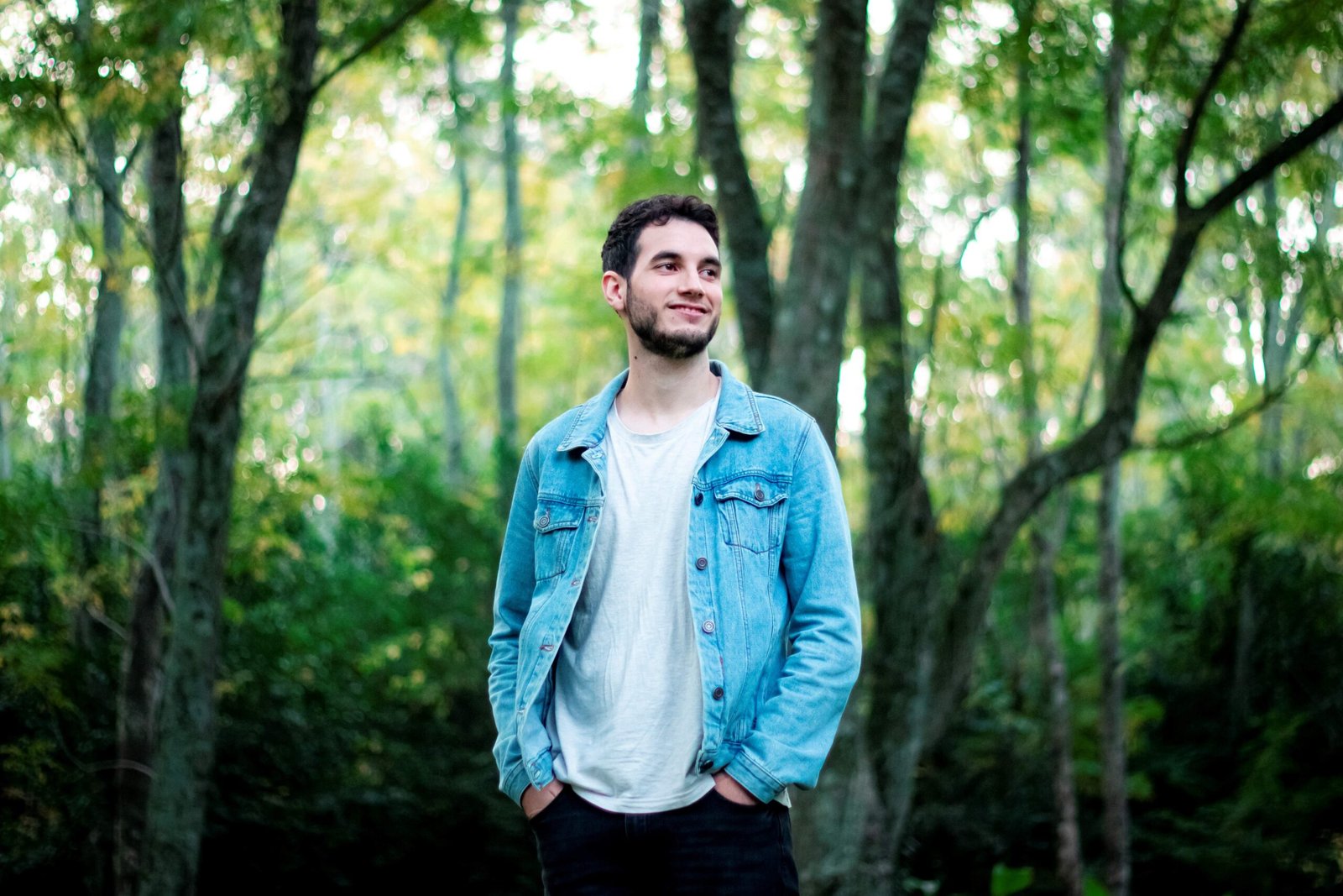 Nico Lindblom presenta su más reciente single, «Me quedo tan solo»