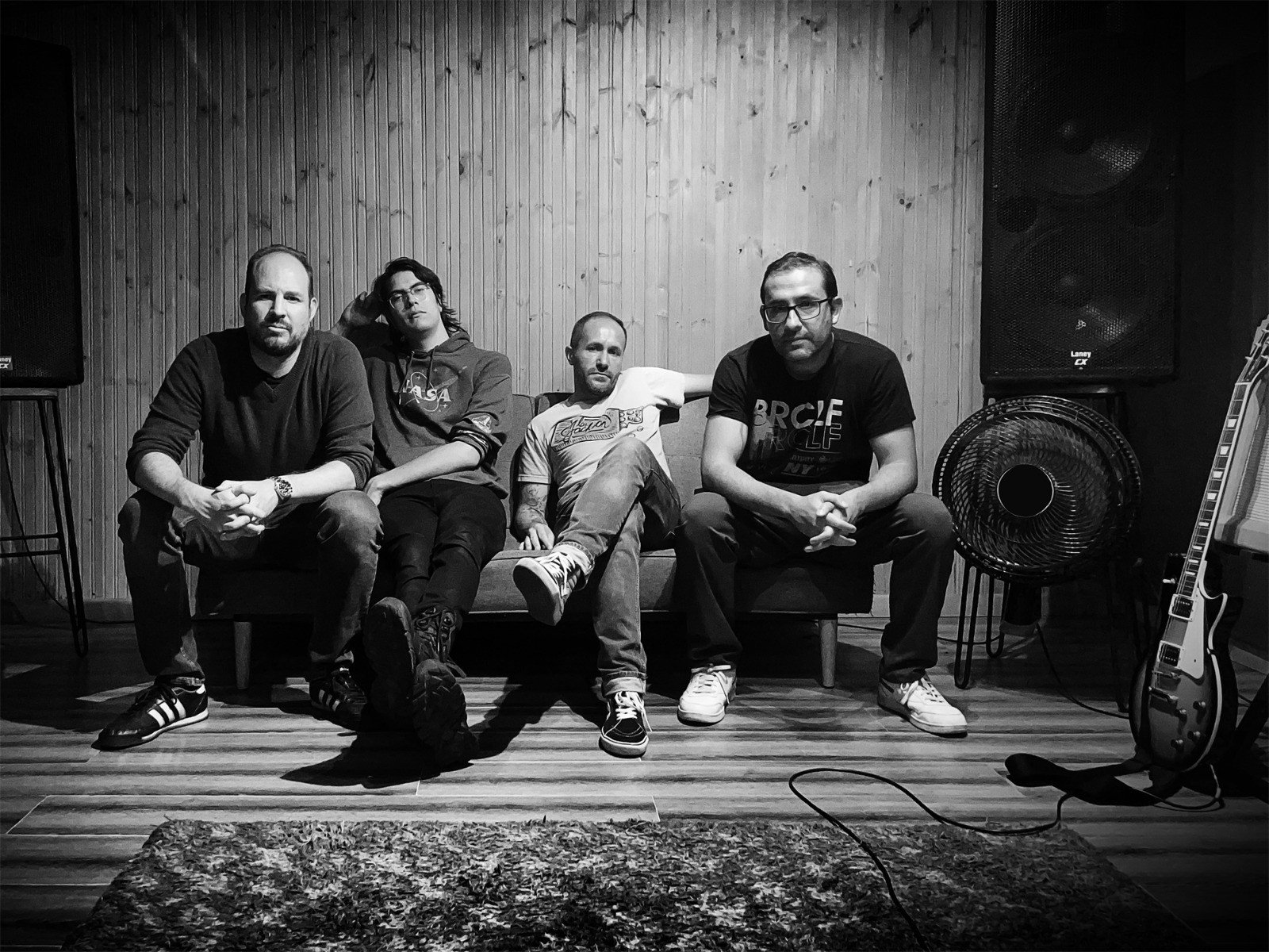 Independiente 81 presenta «Ruido Blanco», una serie de reflexiones de un adulto contemporáneo