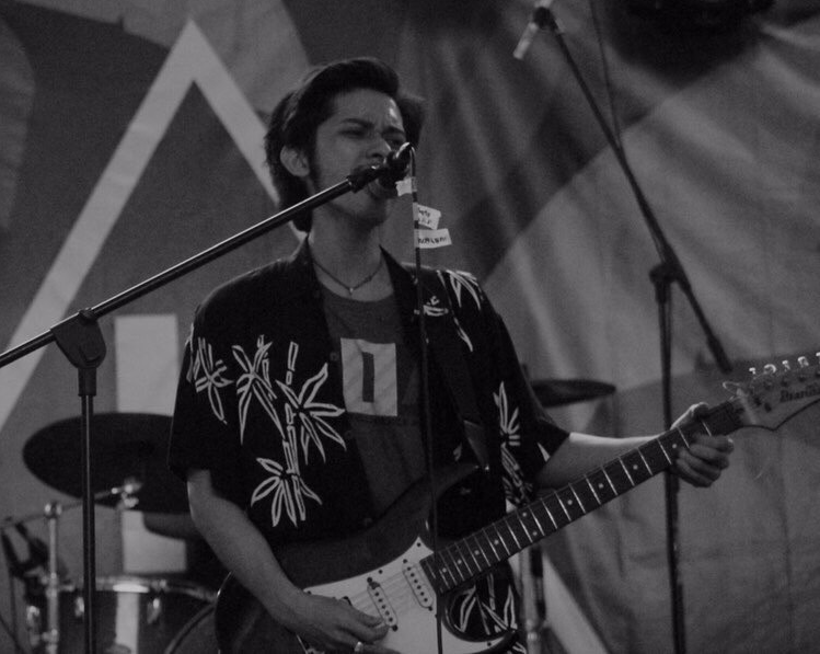 Oktaf Kanis, un músico de rock moderno indonesio en su mejor tema «Levitation»