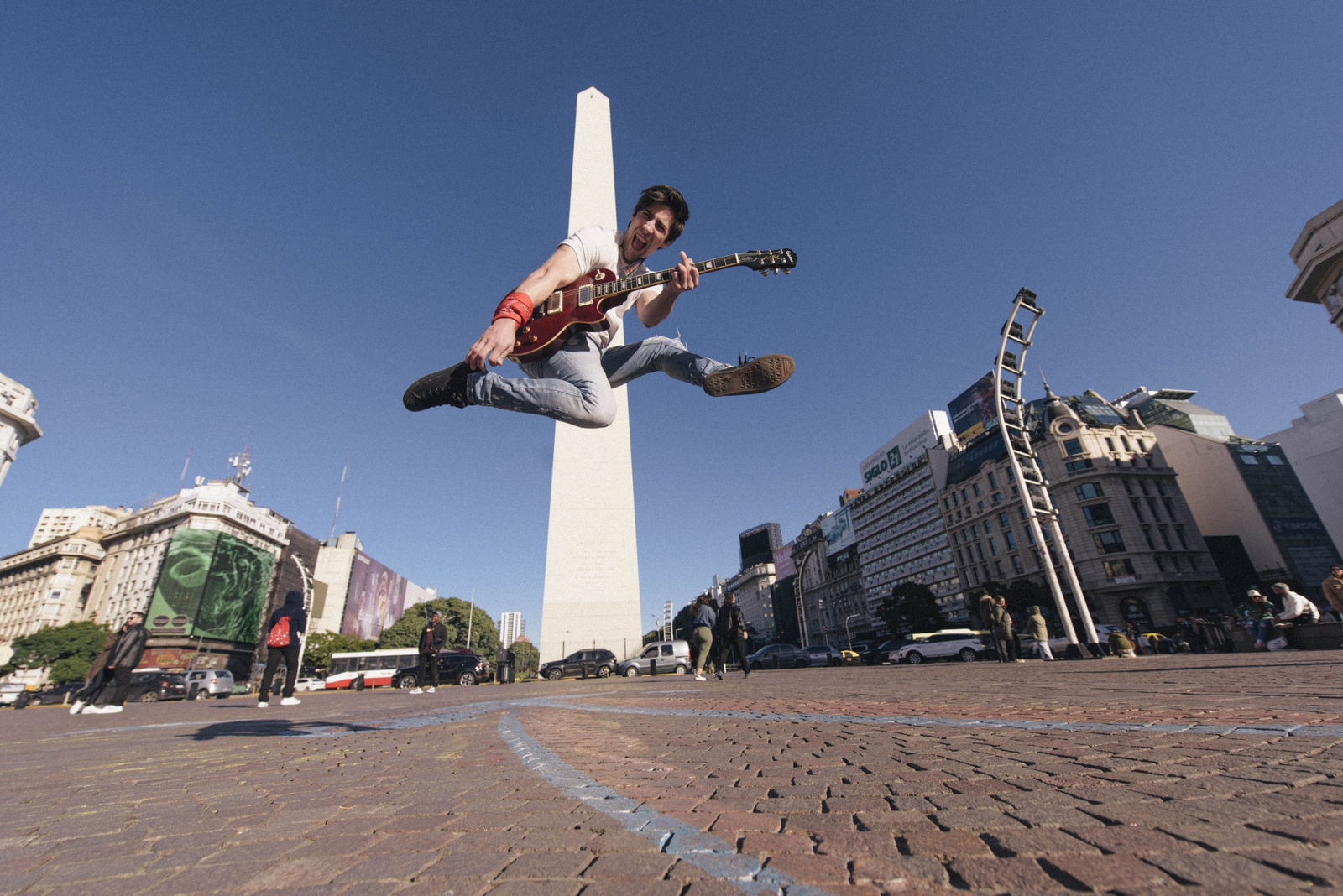 El artista uruguayo Matulo presenta su single «La Leyenda»