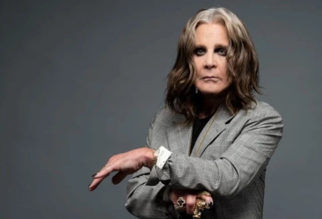 Aston Villa y Adidas celebran el legado de Ozzy Osbourne y Black Sabbath