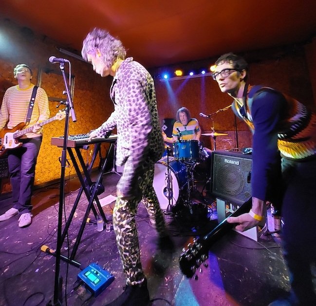 SoCal se prepara mientras Autogramm anuncia presentaciones de power pop impulsadas por sintetizadores